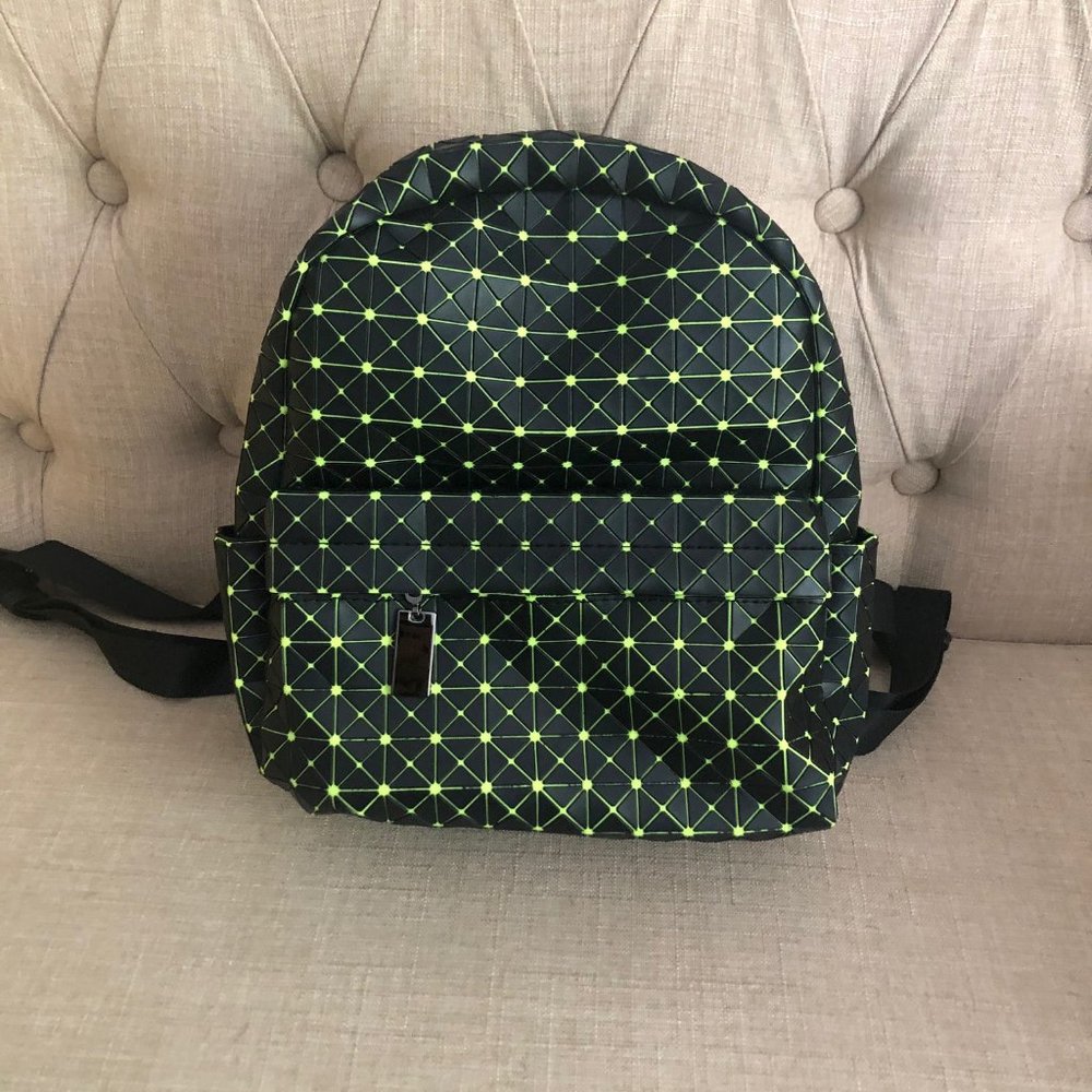 Geometric Backpack - Picture 3 of 8